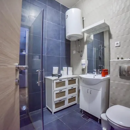 アパート Ambasador