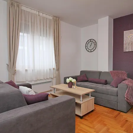 Ambasador Apartmán *