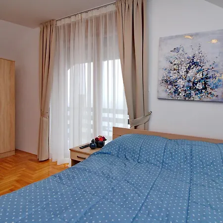 Ambasador Apartment *